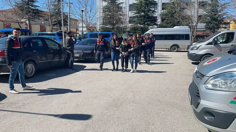 Uyuşturucu tacirlerine yönelik operasyonda 2 kişi tutuklandı
