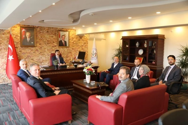 Rektör Ahmet Tekin’e tebrik ziyaretleri devam ediyor

