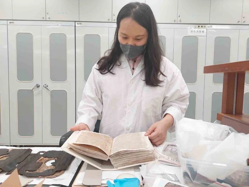 Tayvan’da 500 yıllık el yazması Kur’an-ı Kerim onarılıyor
