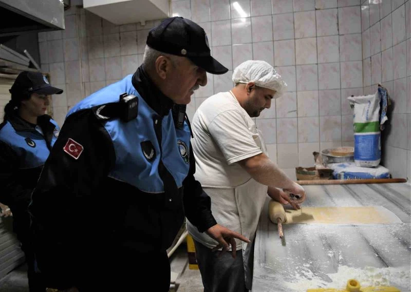 Osmangazi’de bayram öncesi tatlı imalathanelerine sıkı denetim
