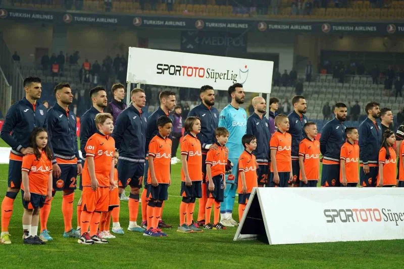 Başakşehir’de kadroda 2 değişiklik
