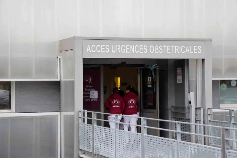 Fransa’da acil serviste 3 gün yatak sırası bekleyen hasta öldü
