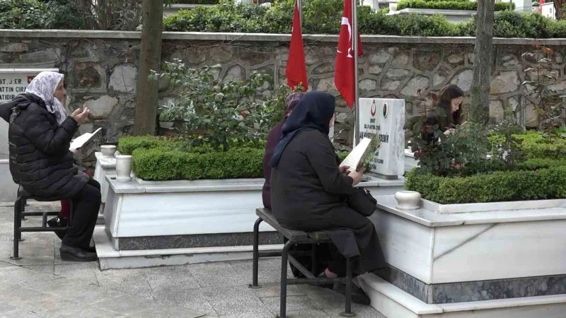 Bayram öncesi şehitliklerde hüzün
