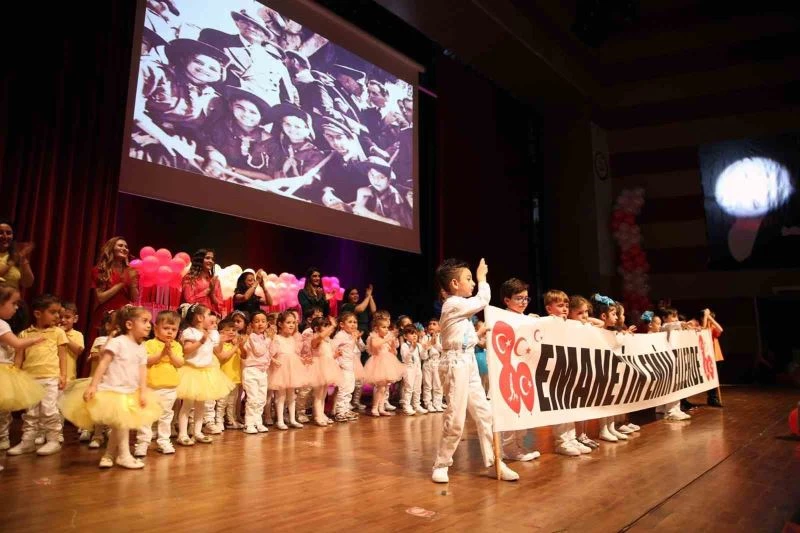 Muğla’da 23 Nisan coşkusu miniklerle başladı
