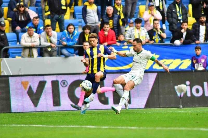 Spor Toto Süper Lig: MKE Ankaragücü: 0 - Giresunspor: 1 (İlk yarı)
