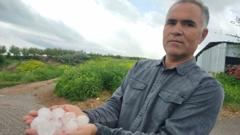 Adıyaman’a ceviz büyüklüğünde dolu yağdı
