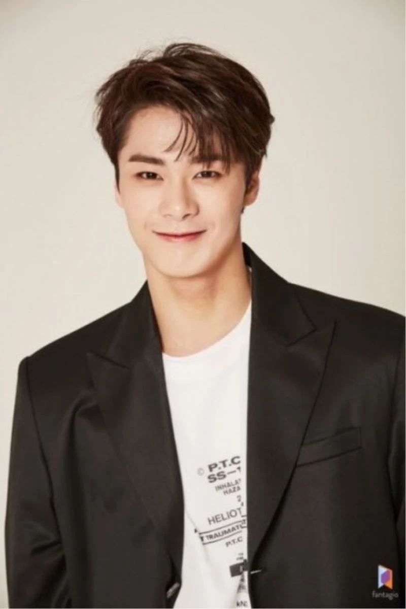 K-pop yıldızı Moonbin evinde ölü bulundu
