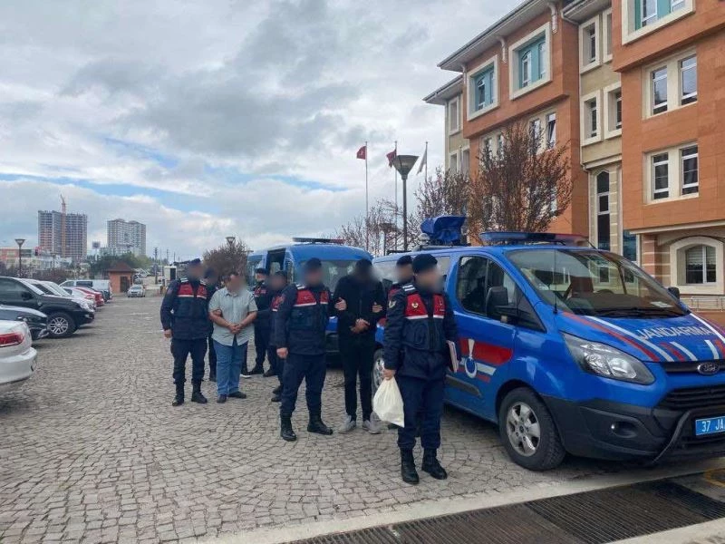 Kiraladıkları villayı uyuşturucu serasına çeviren şahıslardan 2’si tutuklandı
