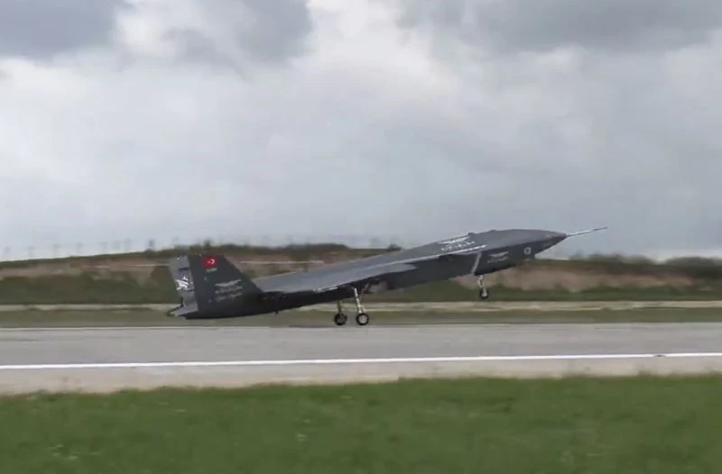 KIZILELMA 6. ve 7. uçuş denemelerini gerçekleştirdi