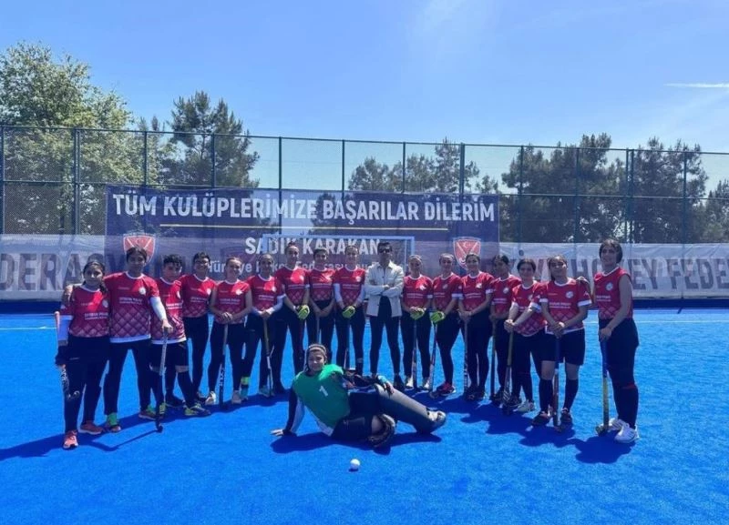 Diyarbakır Kayapınar Spor Kulübü Erkek Takımı, hokeyde şampiyon oldu
