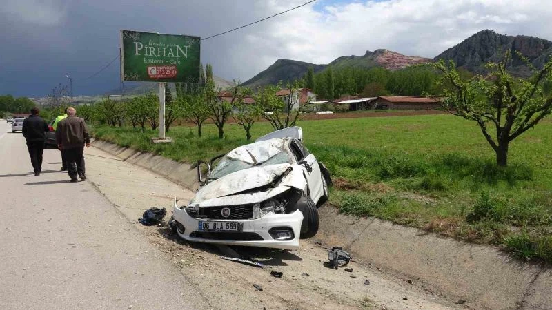 Bayramda Tokat’a gelen 4 kişilik aile trafik kazasında yaralandı
