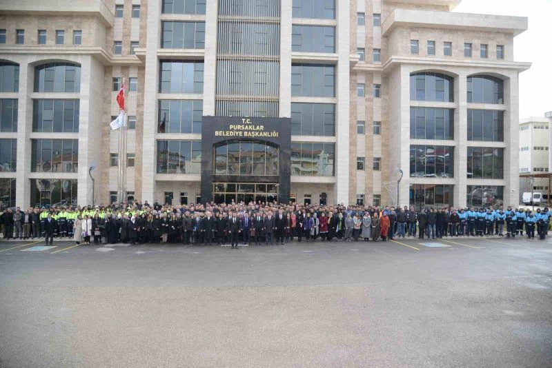 Pursaklar Belediyesi, personeline çifte bayram yaşattı
