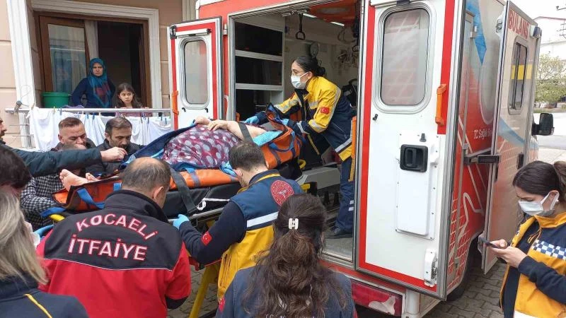 Düştüğü yerden kalkamayan obez kadın için ekipler seferber oldu
