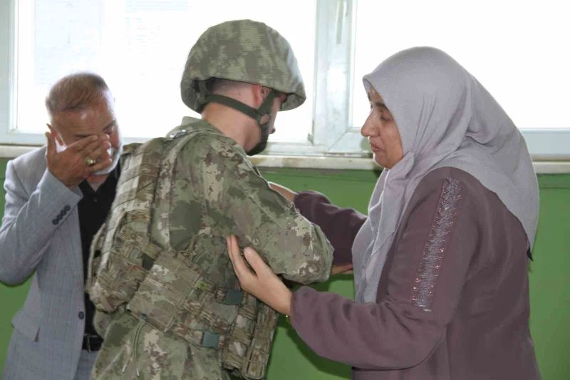 Mehmetçik’in Ramazan Bayramı’nda elleri tetikte, gözleri sınırda
