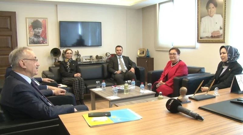 Siyasi partilerden İYİ Parti’ye bayram ziyareti
