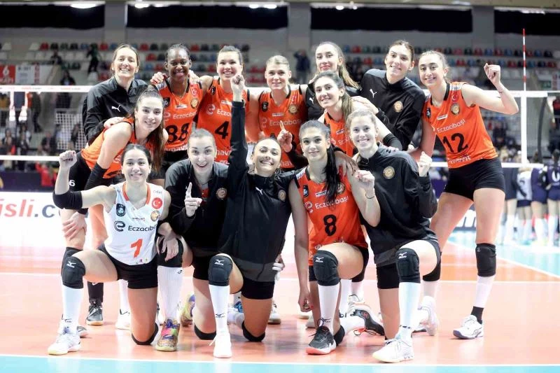 Eczacıbaşı Dynavit, lig etabını yenilgisiz tamamladı
