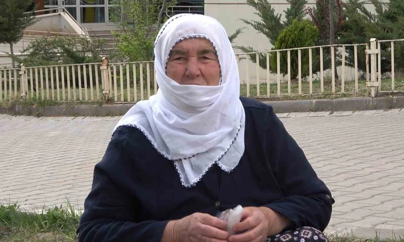 Bayramı buruk geçiren depremzede nine o günü anlattı: 