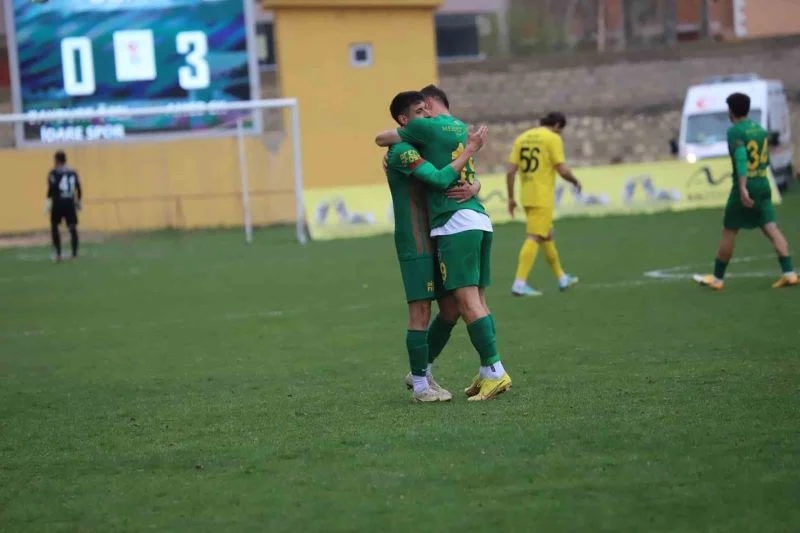 Amedspor, 4-1’lik galibiyetle play-0ff’a kalmayı garantiledi
