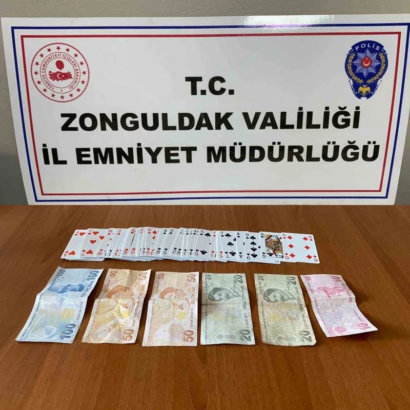 Kdz. Ereğli’de kumar baskını: 4 kişiye 20 bin 275  lira ceza
