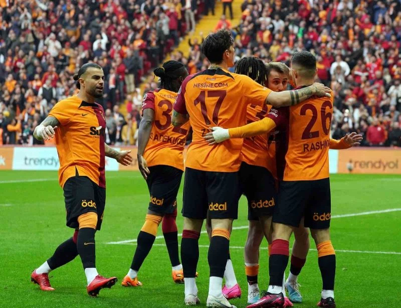 Spor Toto Süper Lig: Galatasaray: 1 - Karagümrük: 0 (Maç devam ediyor)

