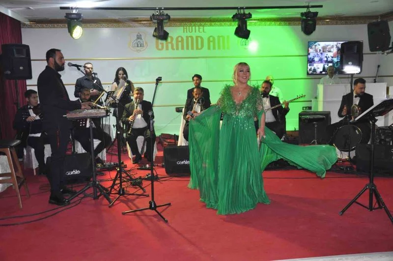 Kars’ta Safiye Soyman rüzgarı esti
