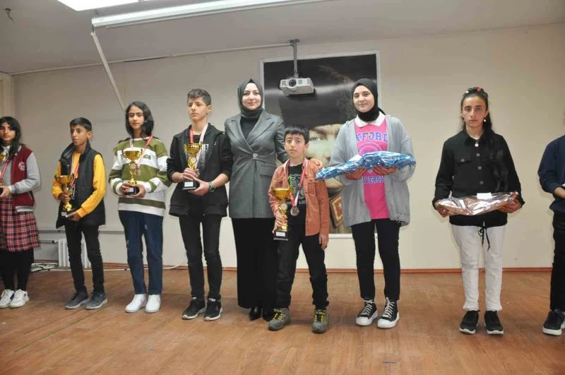 Bulanık’ta 23 Nisan coşkuyla kutlandı
