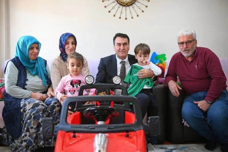 Küçük Muhammed Osman’ın yüzünü Dündar güldürdü
