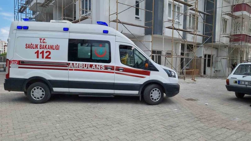 Karısını ve akrabasını vuran emekli polis teslim oldu
