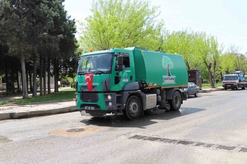 Şehitkamil’den Küsget’te bayram temizliği
