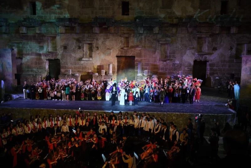Aspendos Antik Tiyatrosu’nda 23 Nisan coşkusu
