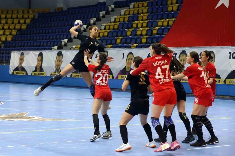 Yenimahalle play-off’a İzmir galibiyeti ile başladı
