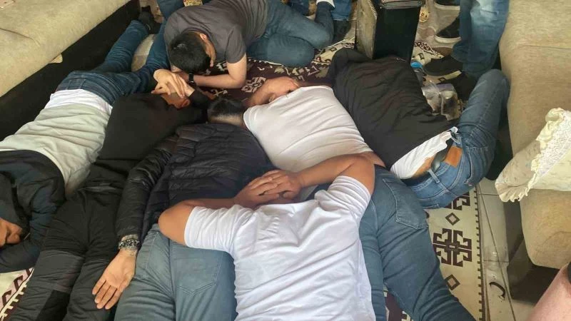 İzmir’de 1 kişinin öldüğü kahvehane baskınının yeni görüntüsü ortaya çıktı
