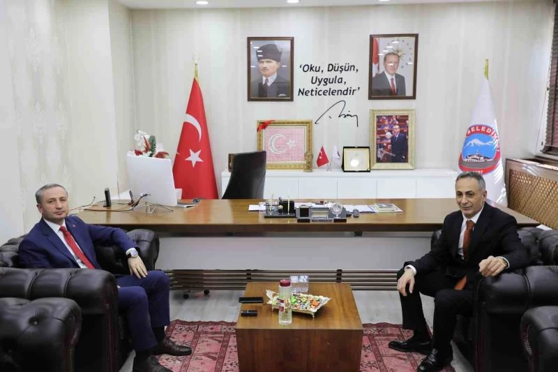 Ağrı Milli Eğitim Müdürü Kökrek’ten, Başkan Karadoğan’a hayırlı olsun ziyareti
