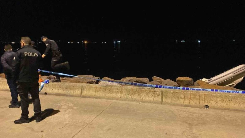 Kartal’da denizde kaybolan kişiyi arama çalışmaları sürüyor
