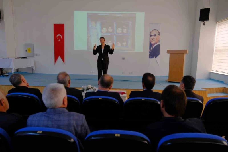 Taksi ve otobüs şoförlerine öfke yönetimi eğitimi verildi
