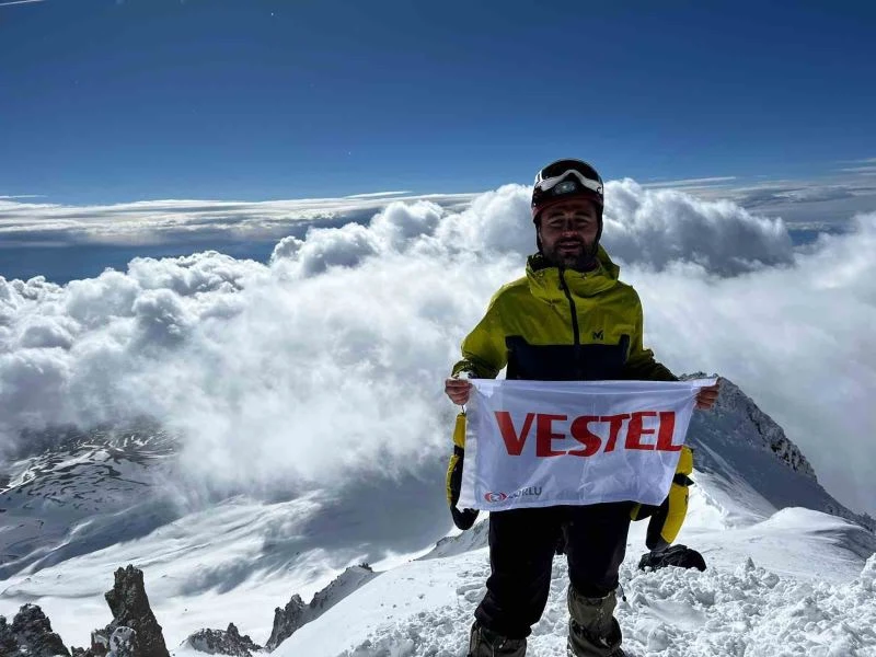 Vestel personelinden Türkiye’nin beşinci büyük zirvesine on ikinci tırmanış
