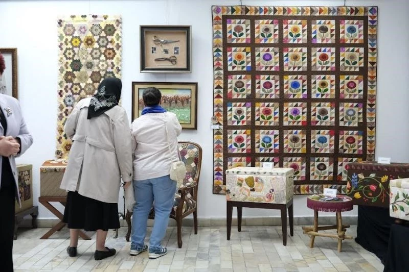 Bursa’daki Kırkyama Sergisinin geliri depremzede kadınlara bağışlanacak
