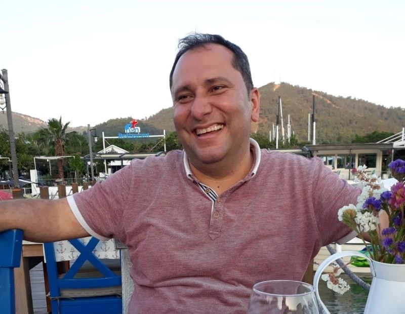 Emlakçı, başından silahla vurulmuş halde bulundu
