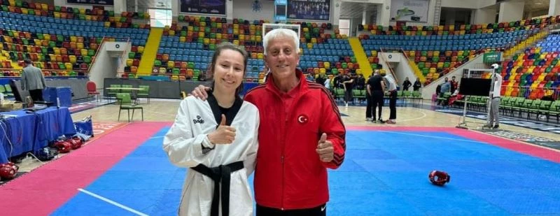 Lapseki Belediyesi sporcusu Zeynep Taşkın Dünya Şampiyonasına gidiyor
