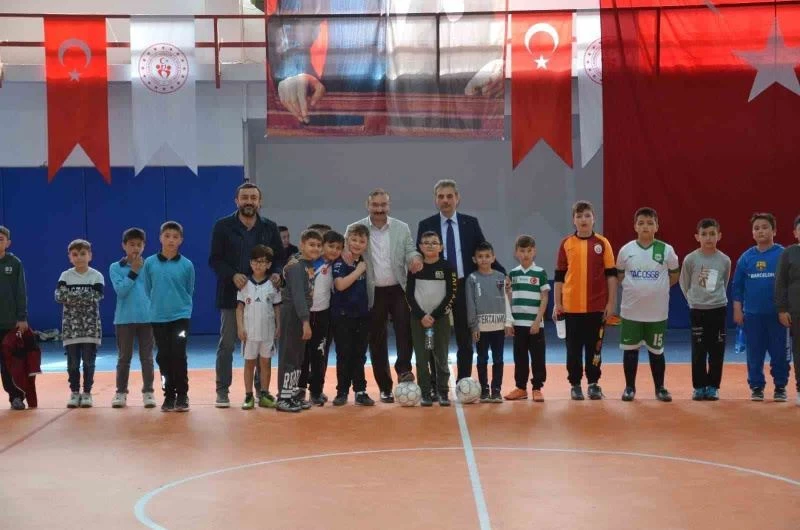 Emet Belediyesinden futsal turnuvası

