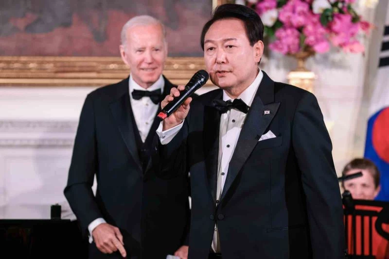 Güney Kore Devlet Başkanı Yoon, Beyaz Saray’daki akşam yemeğinde şarkı söyledi

