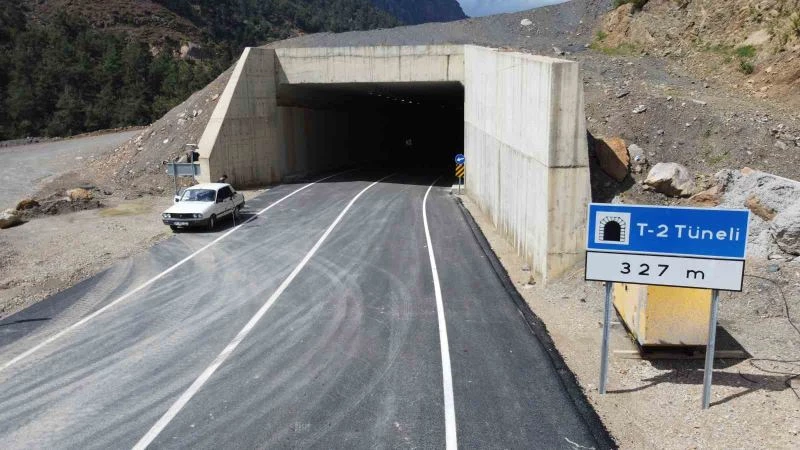 Adana’da 528 ve 327 metrelik tünellerle konforlu yolculuk başladı
