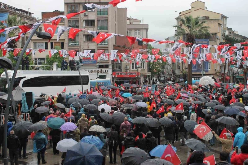 Ekrem İmamoğlu, Biga’da ‘Halk Buluşması’nda vatandaşlara seslendi
