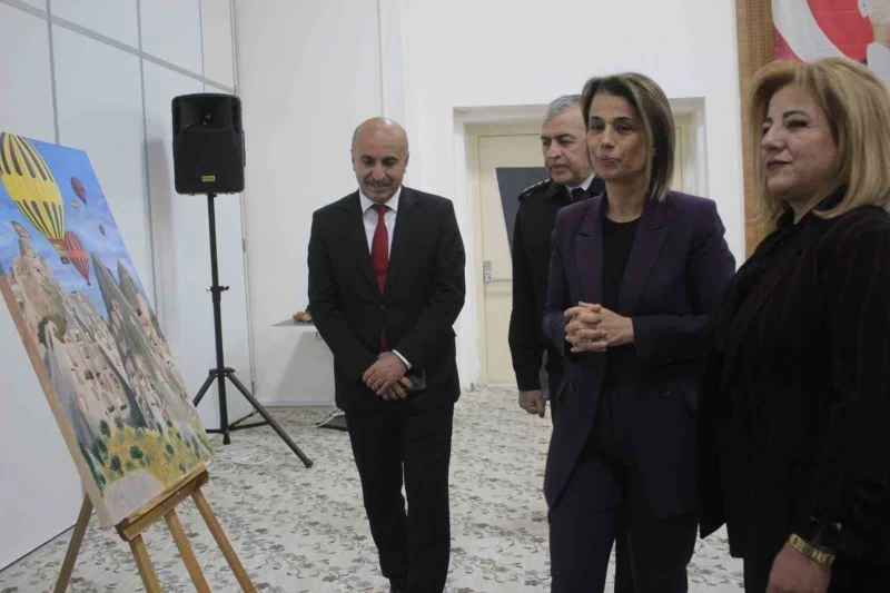 Nevşehir’de ’Bir el de sen uzat’ konulu resim sergisi açıldı
