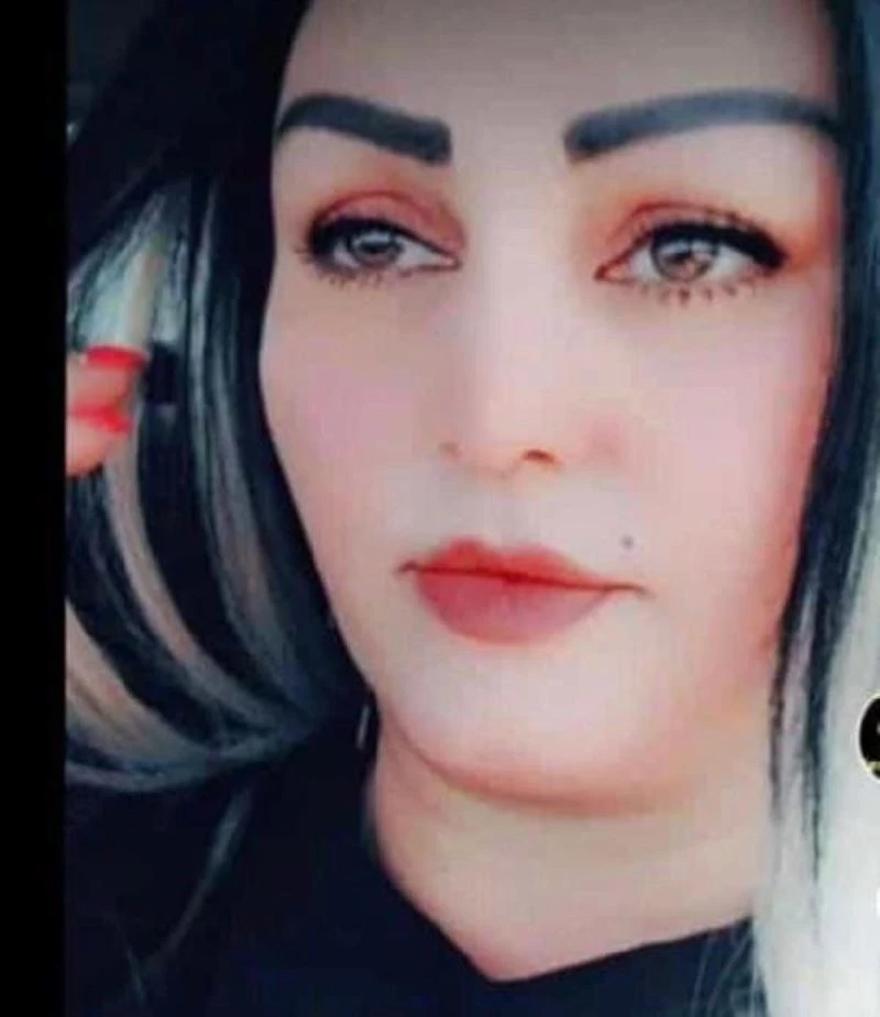 Ticari taksi ile otomobil kafa kafaya çarpıştı: 1 ölü, 4 yaralı
