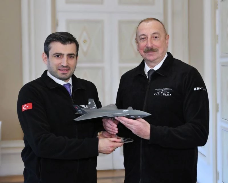 Azerbaycan Cumhurbaşkanı Aliyev, Selçuk Bayraktar’ı kabul etti
