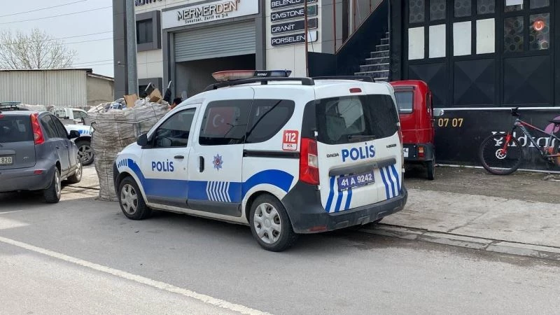 Başörtüsü çalıştığı makineye takılan genç kız hayatını kaybetti
