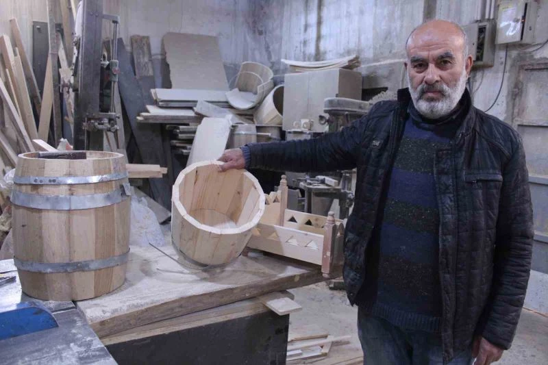 Ahşap fıçılar, bebek fotoğrafçılarının da gözdesi oldu
