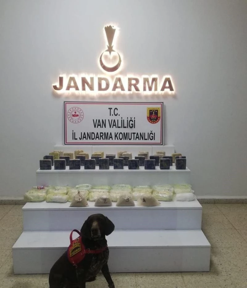 Başkale’de 33 kilo uyuşturucu ele geçirildi
