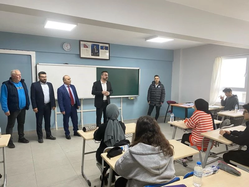 Kestel Belediyesi’nden lise ve üniversite adaylarına deneme sınavı
